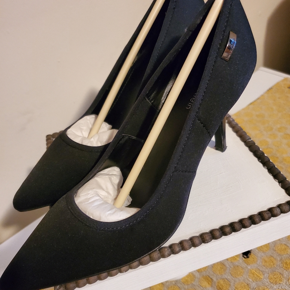 Calvin klein black heels. - Picture 2 of 12
